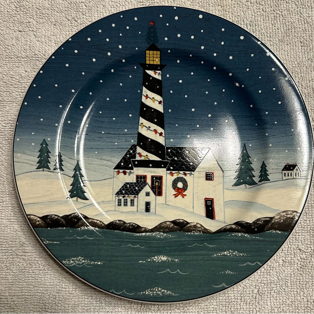 VTG '2001' Warren Kimble Home for the Holidays plate by Sakura Lighthouse motif